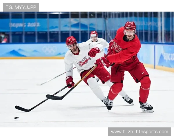 冰球运动员连续撞击,比赛火药味飙升 冰球运动员连续撞击,比赛火药味飙升